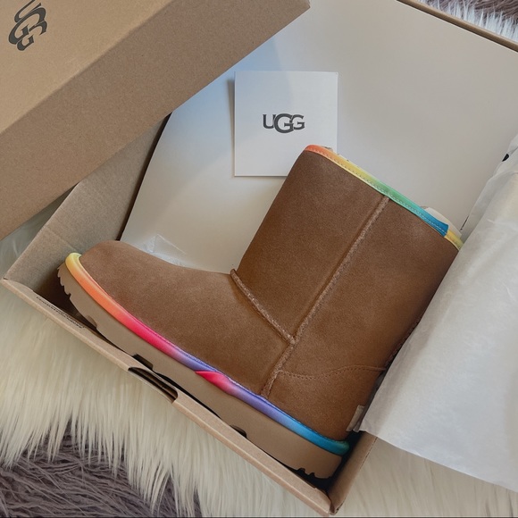 UGG® Rainbow Genuine Shearling Lined Boot - Picture 2 of 9